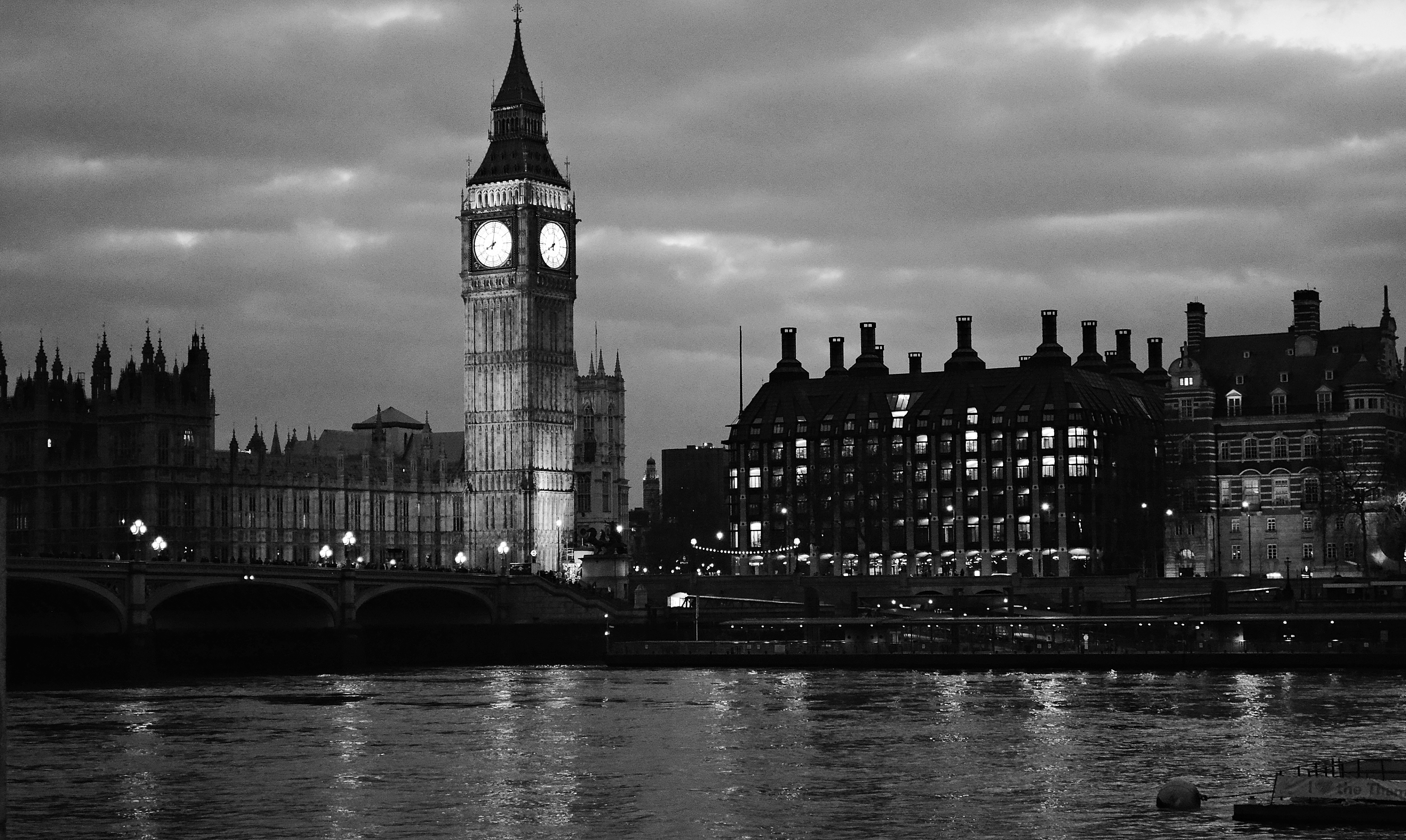 Sunday Postcard Night in London