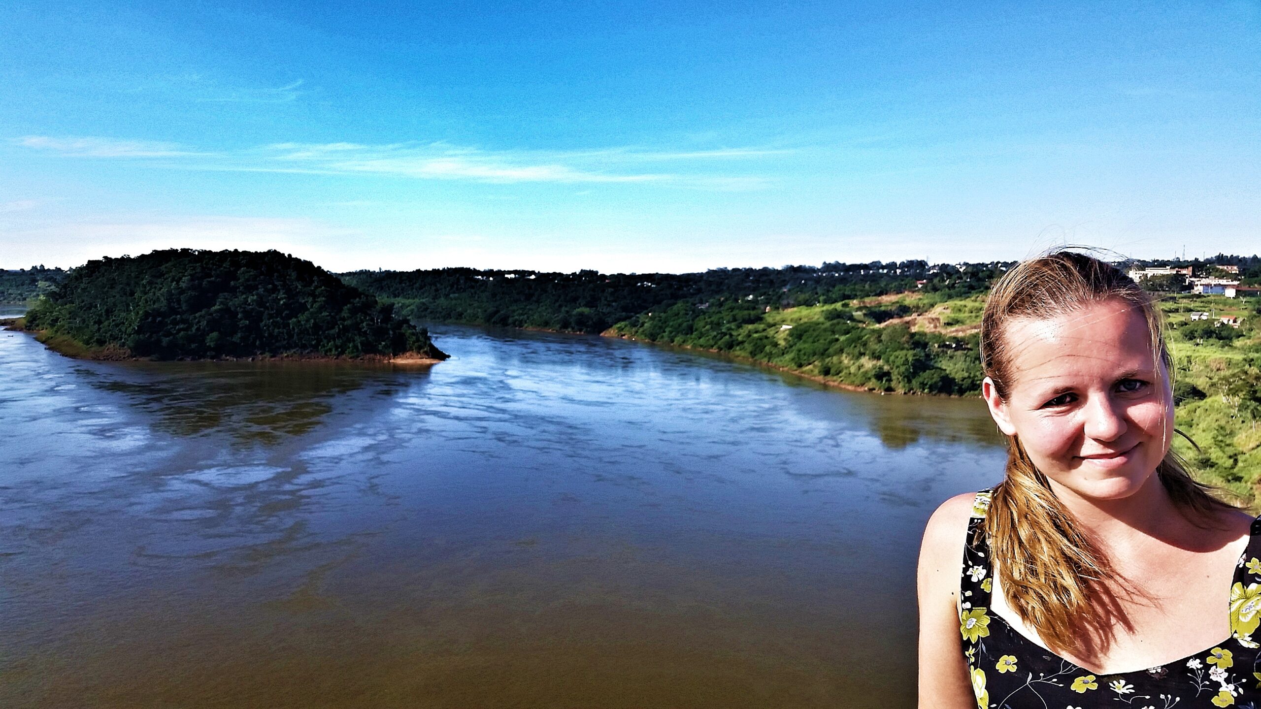 A walk to Paraguay from Iguazu Postcards from the World