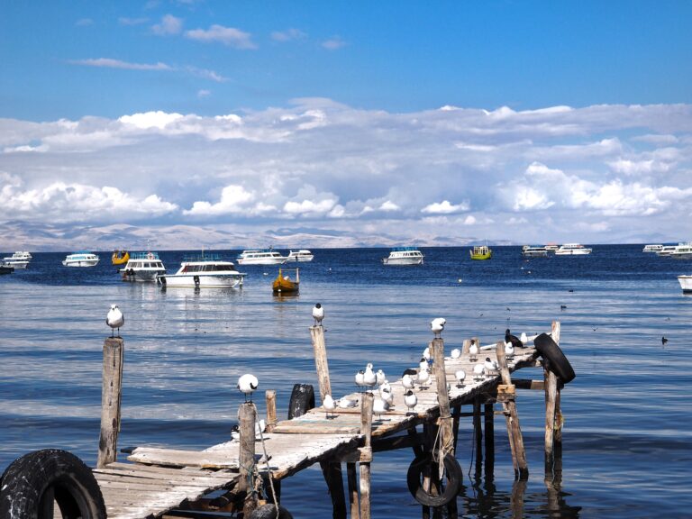 Copacabana, Lake Titicaca and mixed feelings. An honest guide.